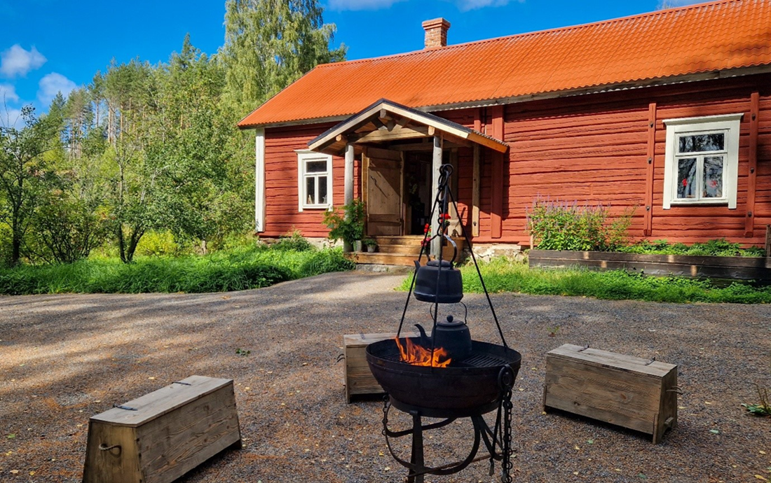 Riimukiven tilan päärakennus Puumalassa. Kuva: Ranja Koverola, Riimukiven tila.